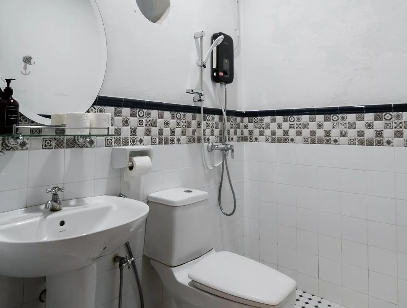 Heritage Villa By Aayu - 10 Mins Walk To Armenian St George Town Pensionat